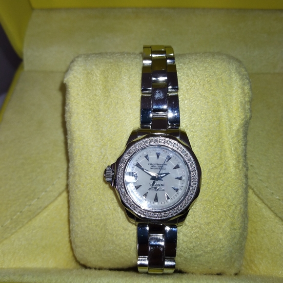 INVICTA STAINLESS STEEL & DIAMOND WATCH - Picture 3 of 7